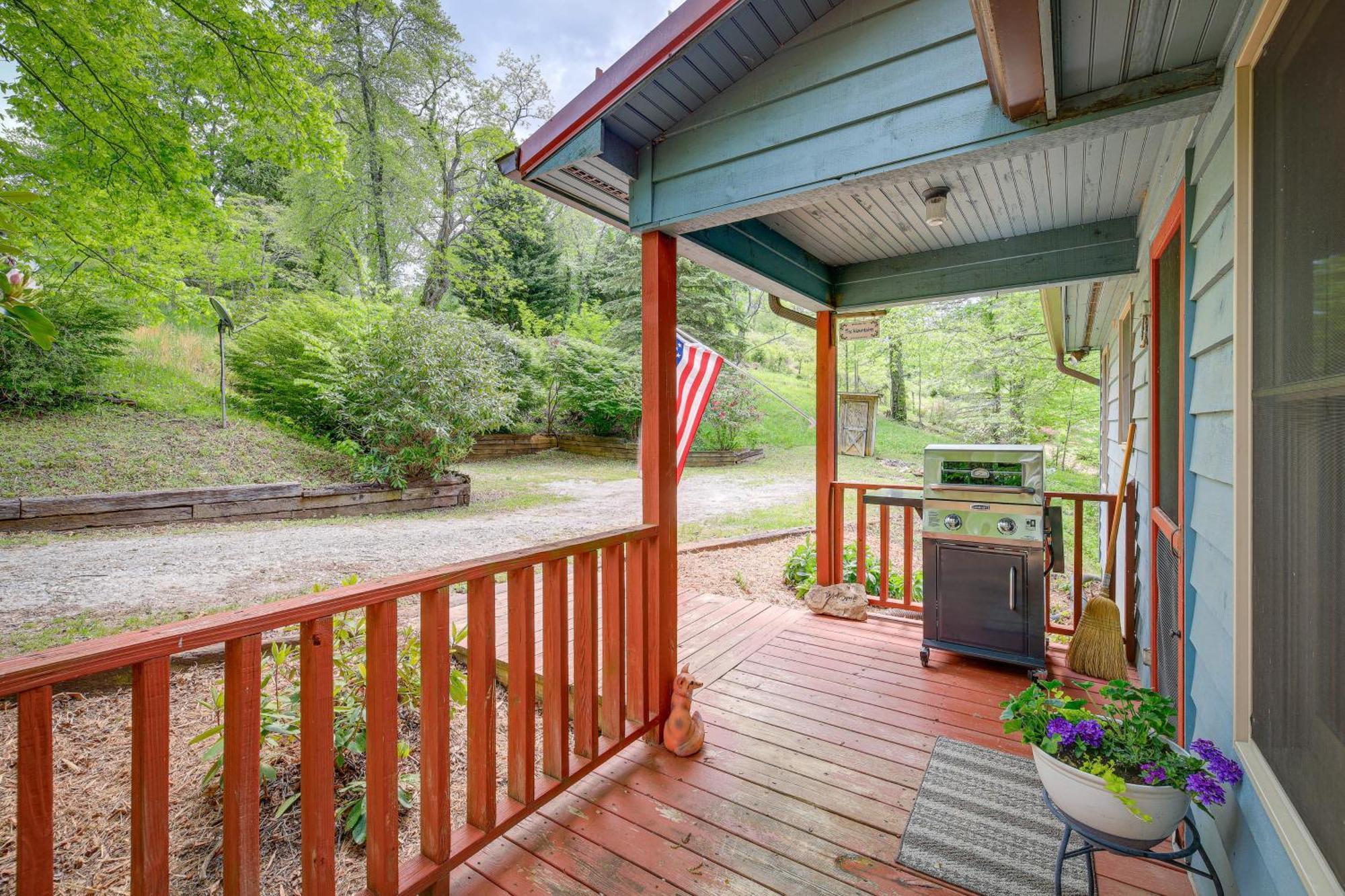 Quaint Blue Ridge Cabin Rental With On-Site Stream! Sparta Exteriör bild