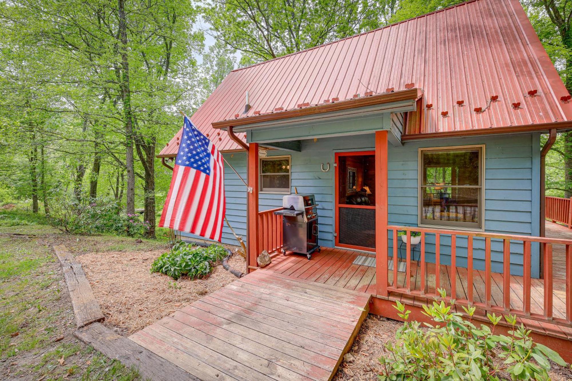Quaint Blue Ridge Cabin Rental With On-Site Stream! Sparta Exteriör bild