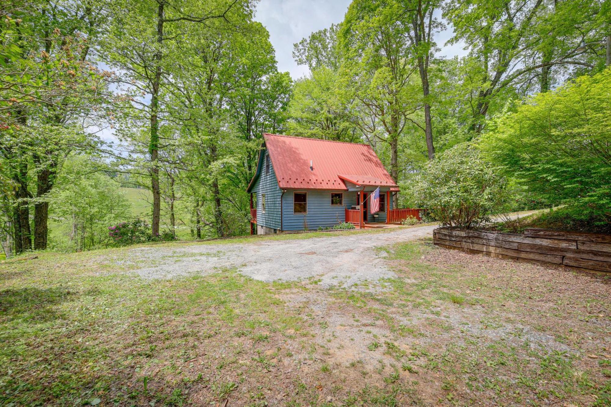 Quaint Blue Ridge Cabin Rental With On-Site Stream! Sparta Exteriör bild