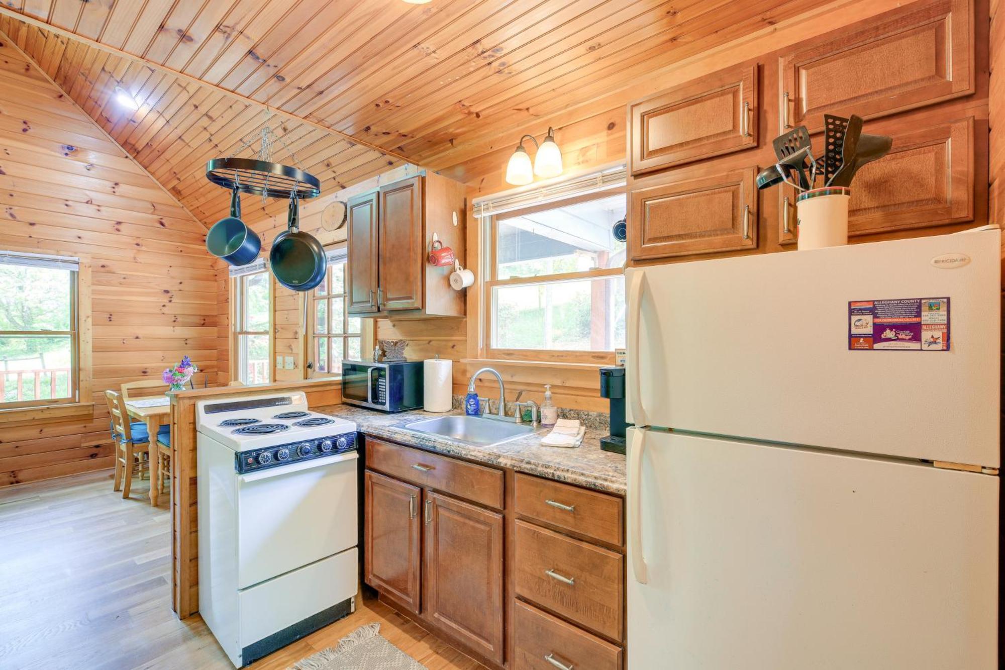Quaint Blue Ridge Cabin Rental With On-Site Stream! Sparta Exteriör bild