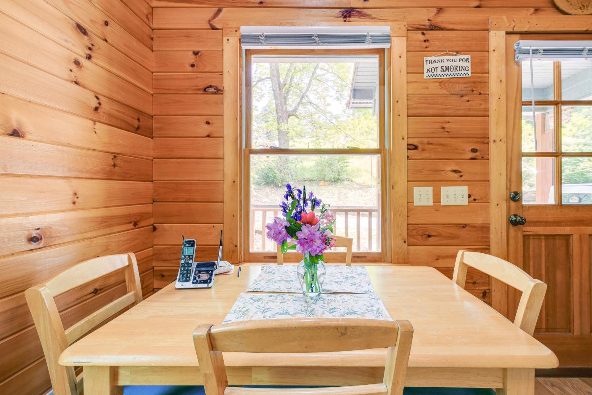 Quaint Blue Ridge Cabin Rental With On-Site Stream! Sparta Exteriör bild
