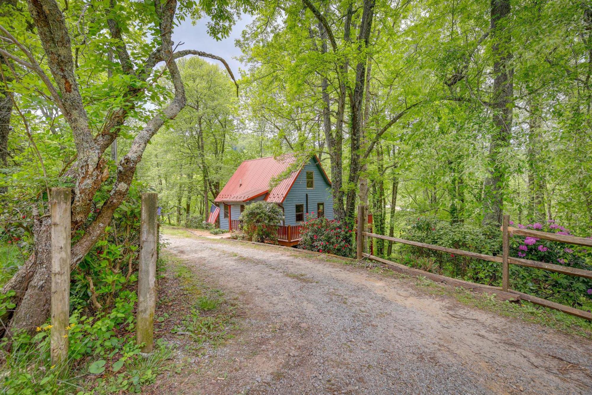 Quaint Blue Ridge Cabin Rental With On-Site Stream! Sparta Exteriör bild